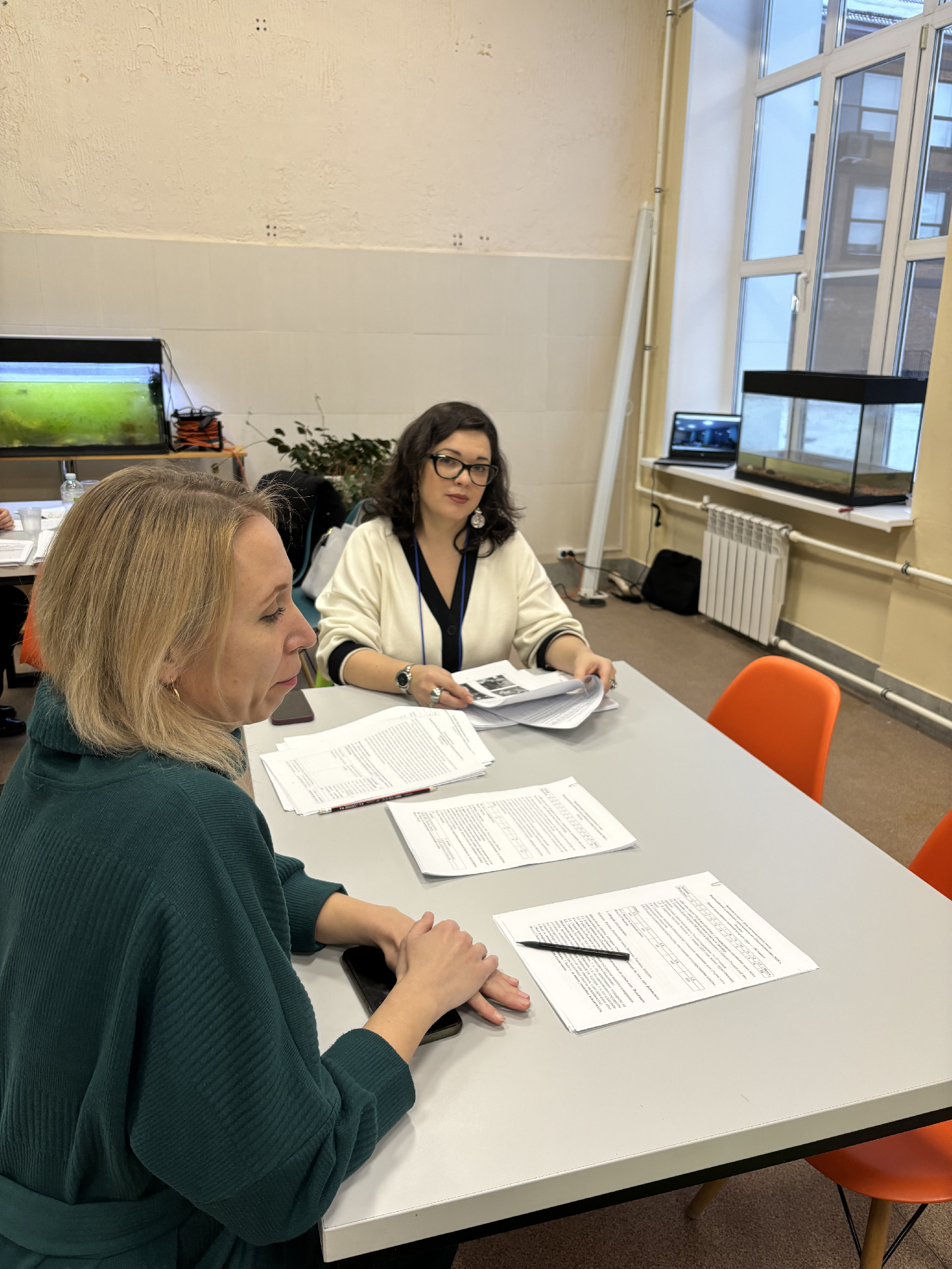 6 февраля 2026 года завершился региональный этап Всероссийской олимпиады школьников по обществознанию, в рамках которого доценты кафедры ВИиО Т.В. Гаврилова и Л.Ю. Федосеева (председатель и сопредседатель жюри) приняли участие в организации проверки работ участников олимпиады и проведении процедуры апелляции